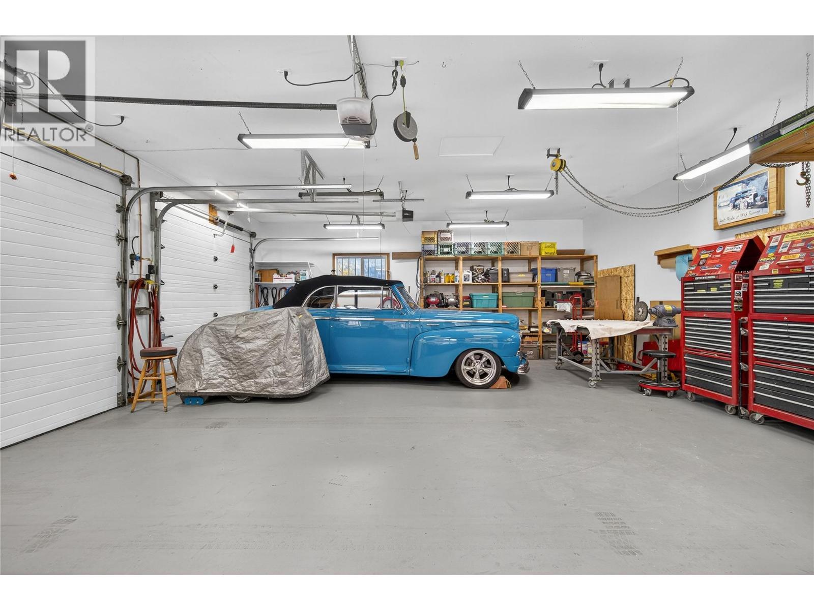 2940 Birch Lane. Blind Bay, British Columbia