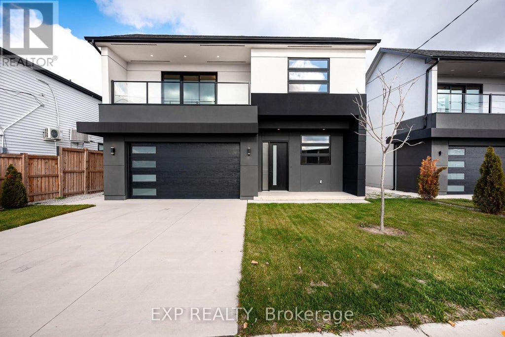 16 Walsh Avenue, Toronto (humberlea-Pelmo Park)