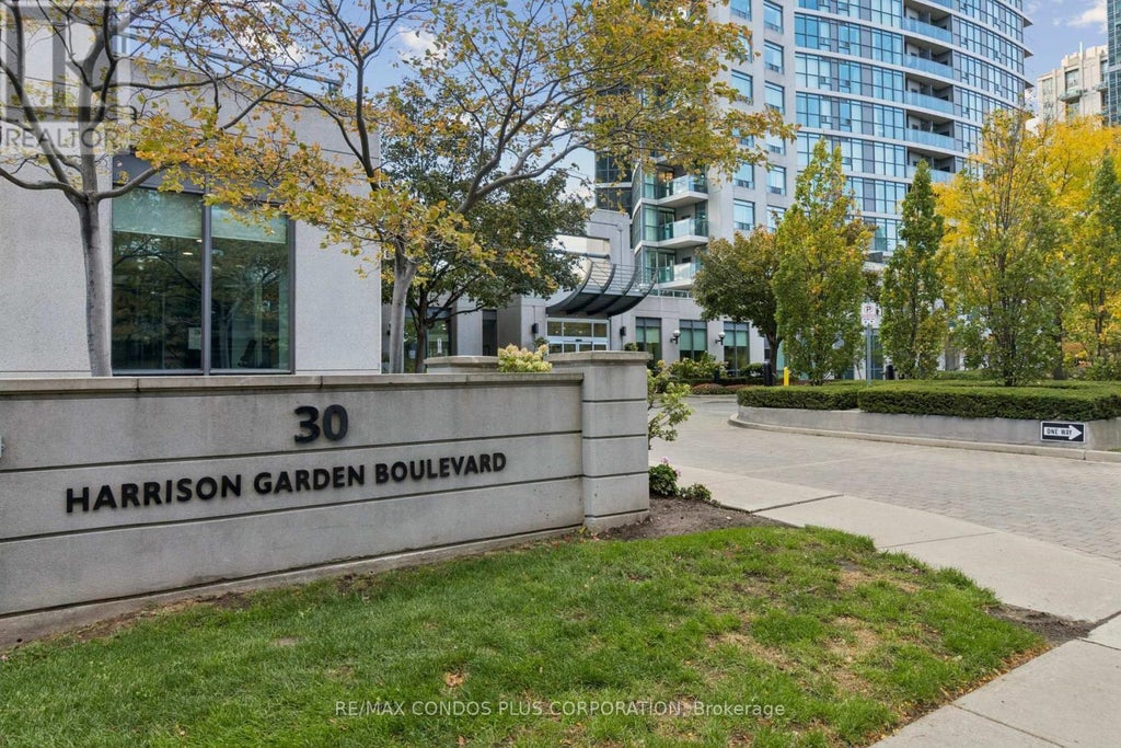 708 - 30 Harrison Garden Boulevard, Toronto (willowdale East)