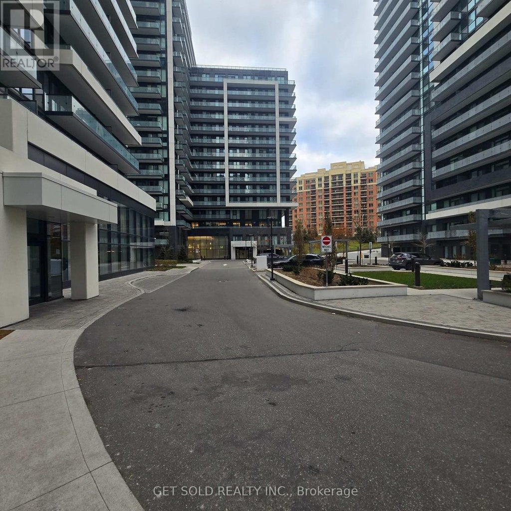 1704 - 95 Oneida Crescent, Richmond Hill (langstaff)