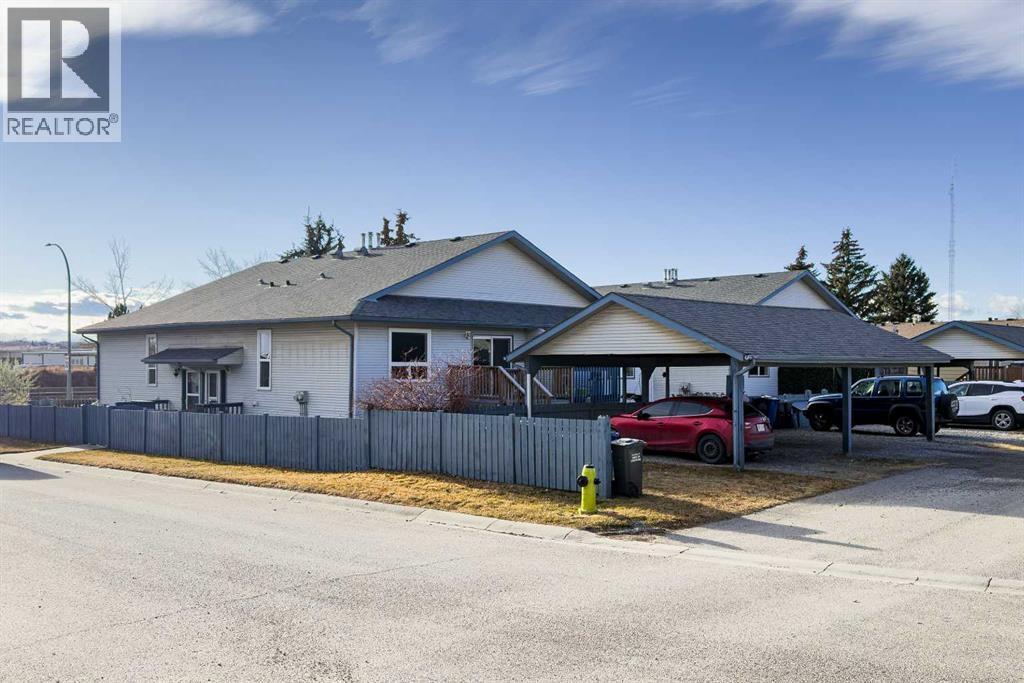 2, 532 First Street E, Cochrane