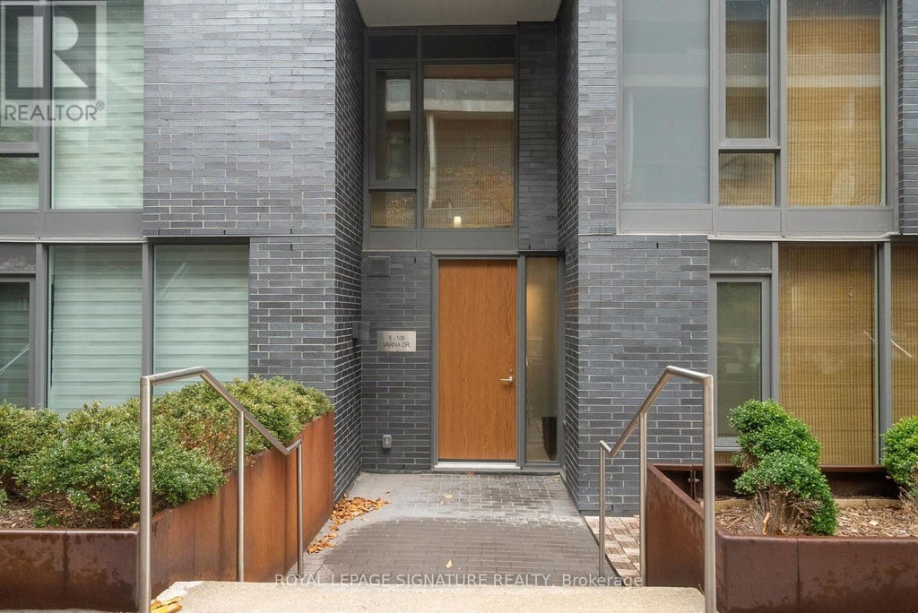 8 - 106 Varna Drive, Toronto (englemount-Lawrence)