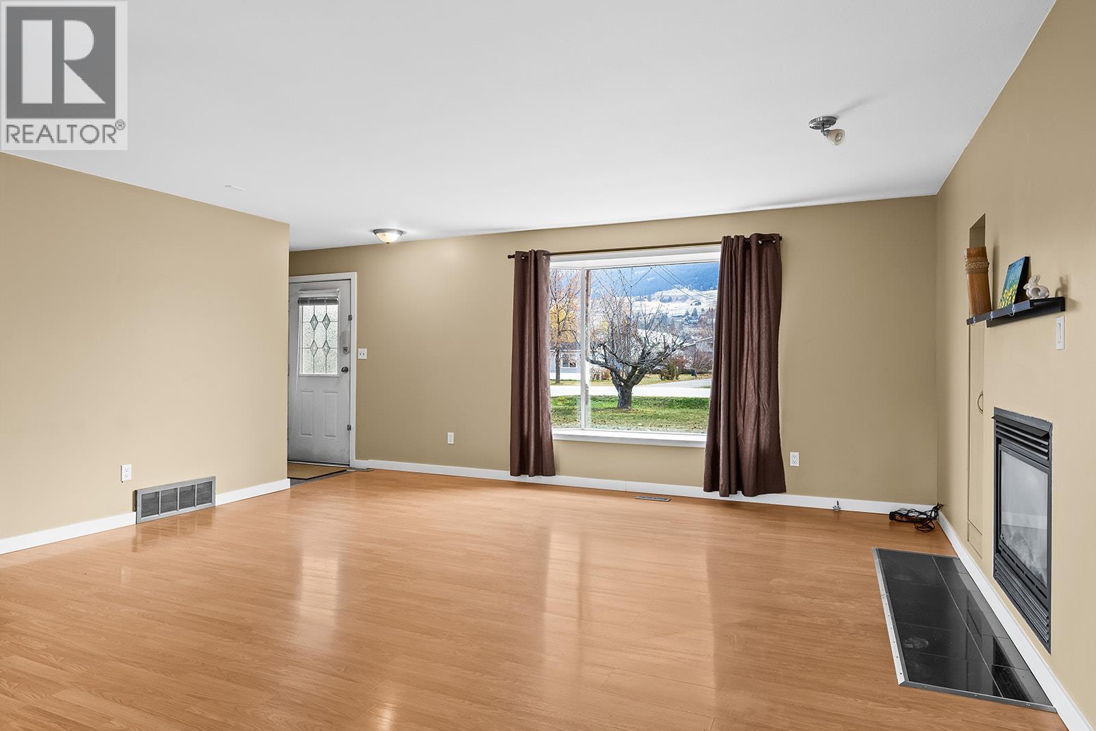 11152 Bottom Wood Lake Road. Lake Country, British Columbia