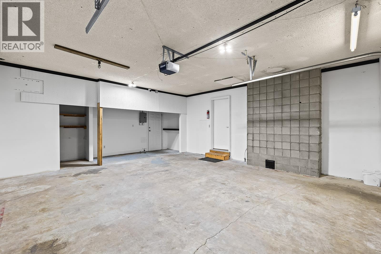 11152 Bottom Wood Lake Road. Lake Country, British Columbia