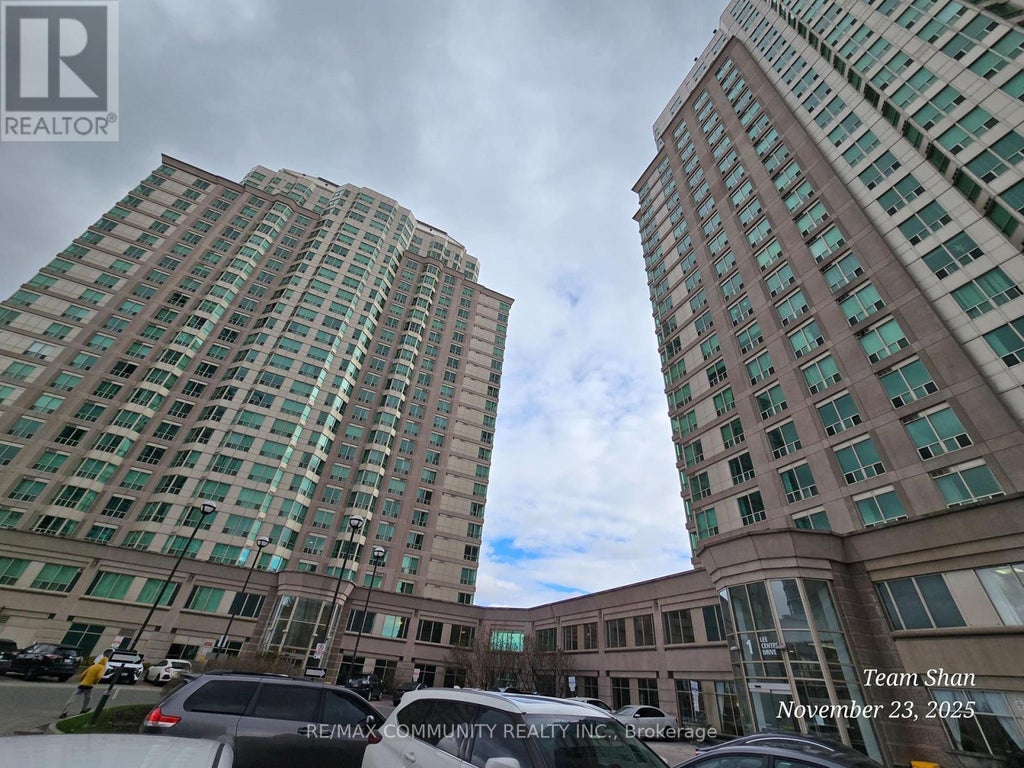 Ph302 - 1 Lee Centre Drive, Toronto (woburn)