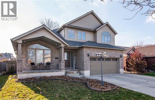 383 Parrott Place, Woodstock