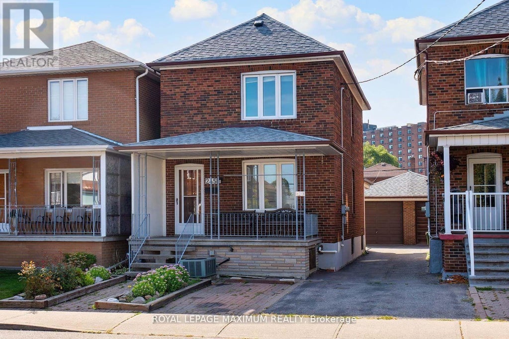 245 Belgravia Avenue, Toronto (briar Hill-Belgravia)