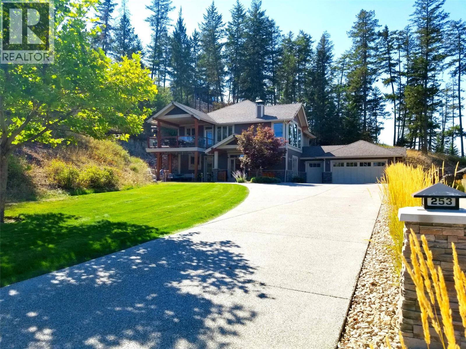 253 Dormie Place. Vernon, British Columbia