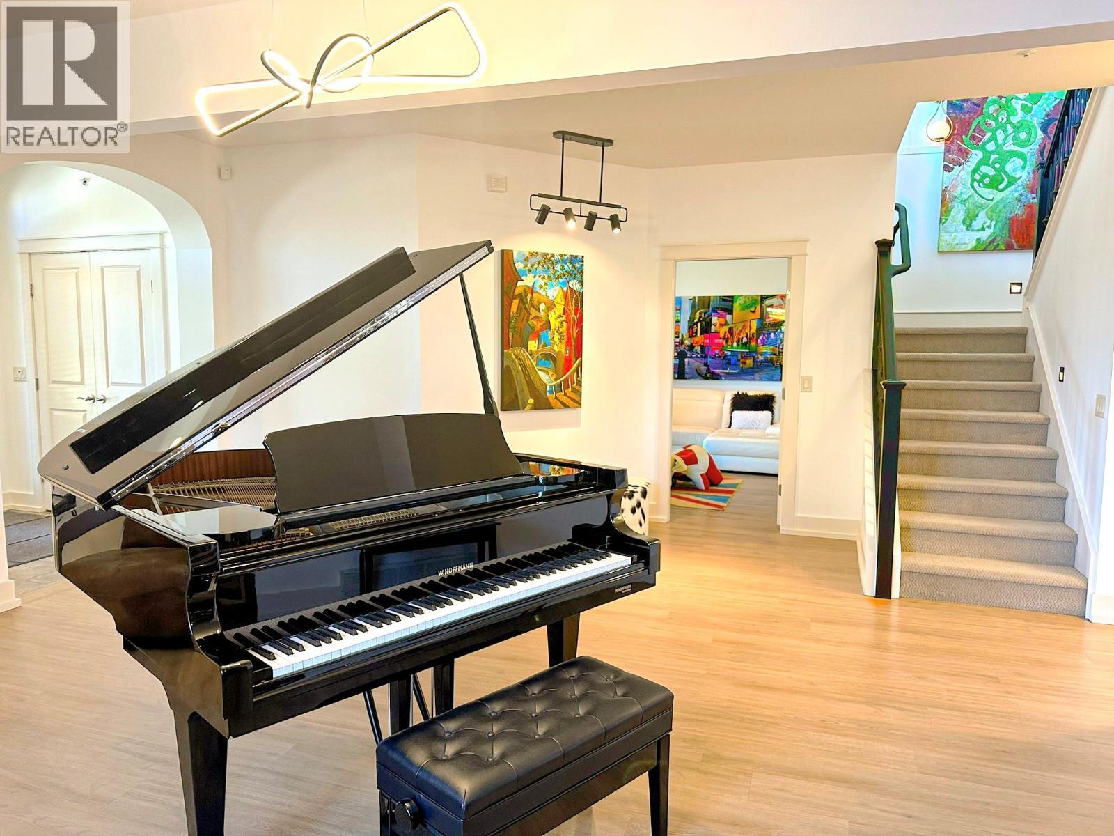 253 Dormie Place. Vernon, British Columbia