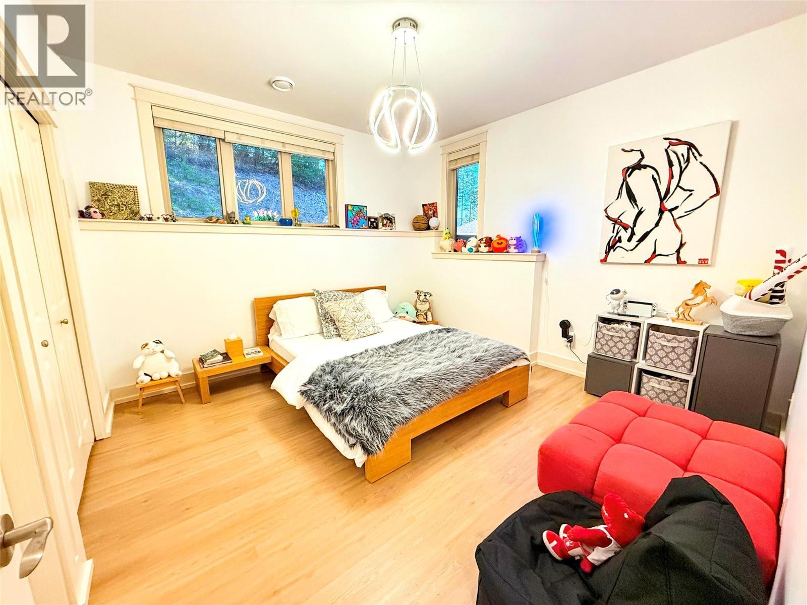 253 Dormie Place. Vernon, British Columbia