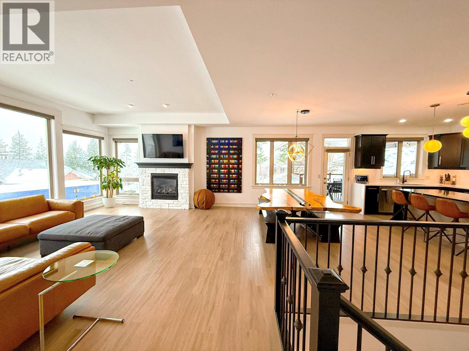 253 Dormie Place. Vernon, British Columbia