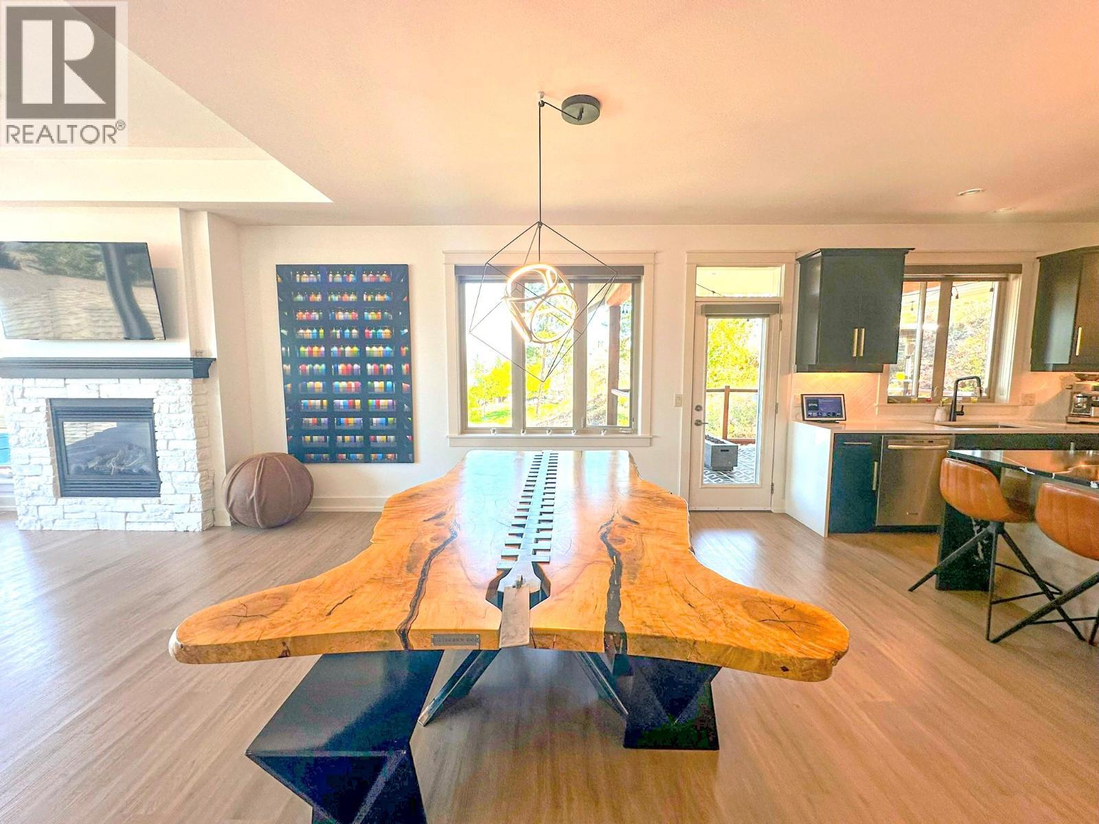 253 Dormie Place. Vernon, British Columbia