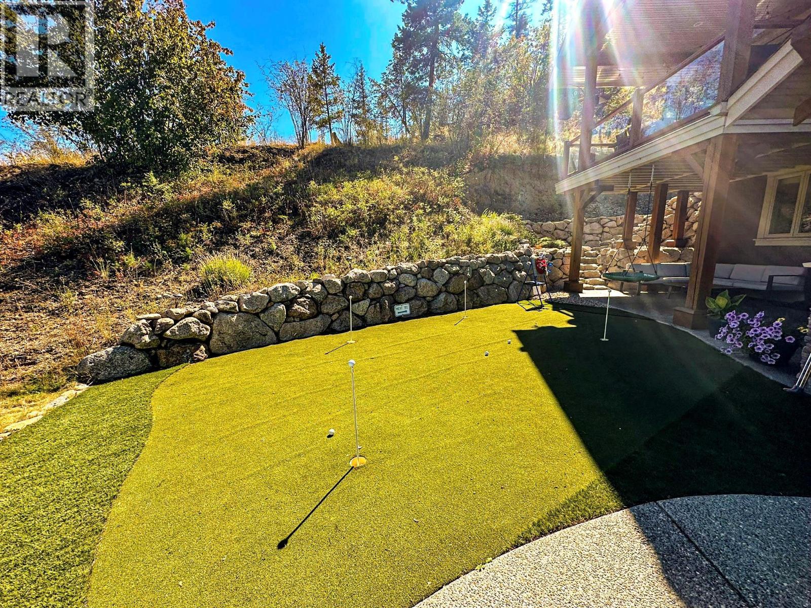 253 Dormie Place. Vernon, British Columbia