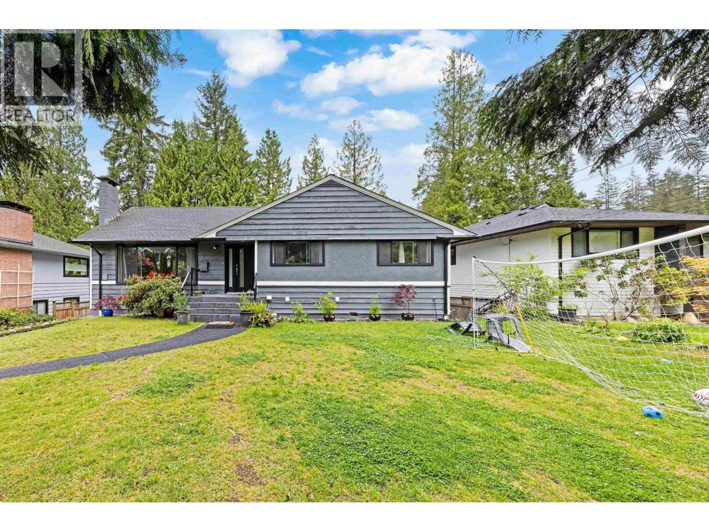 4477 Primrose Lane, North Vancouver