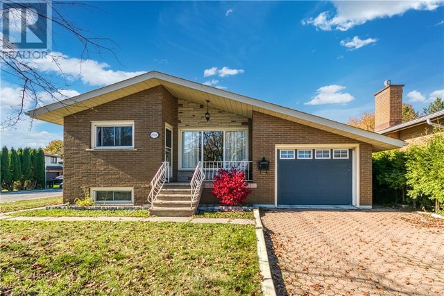 1581 Kelly Lake Road, Sudbury