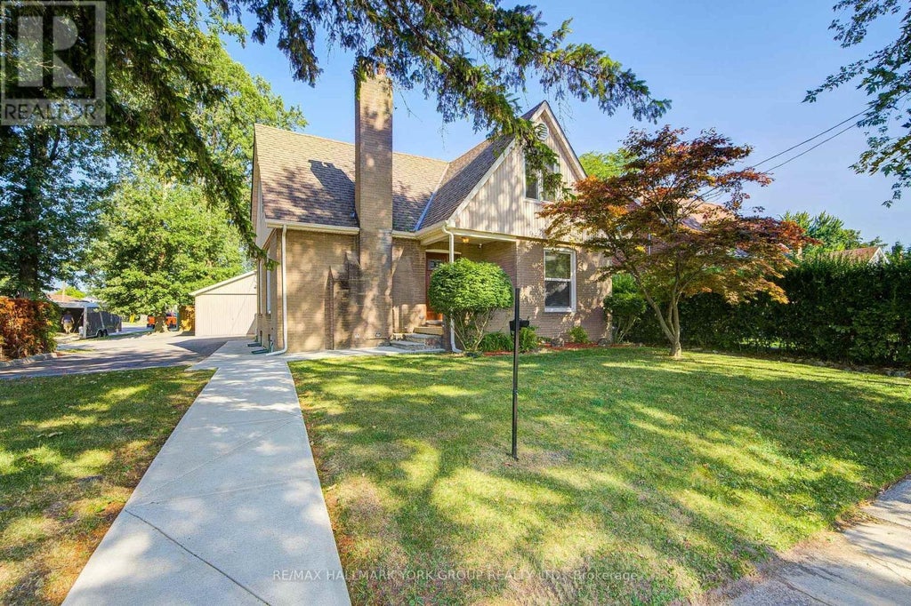 26 Gregory Street, Brampton (downtown Brampton)