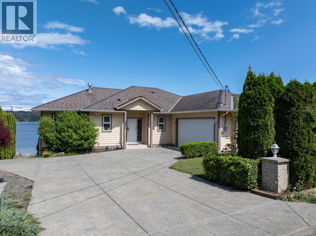 6800 Buckley Bay Frontage Road, Fanny Bay
