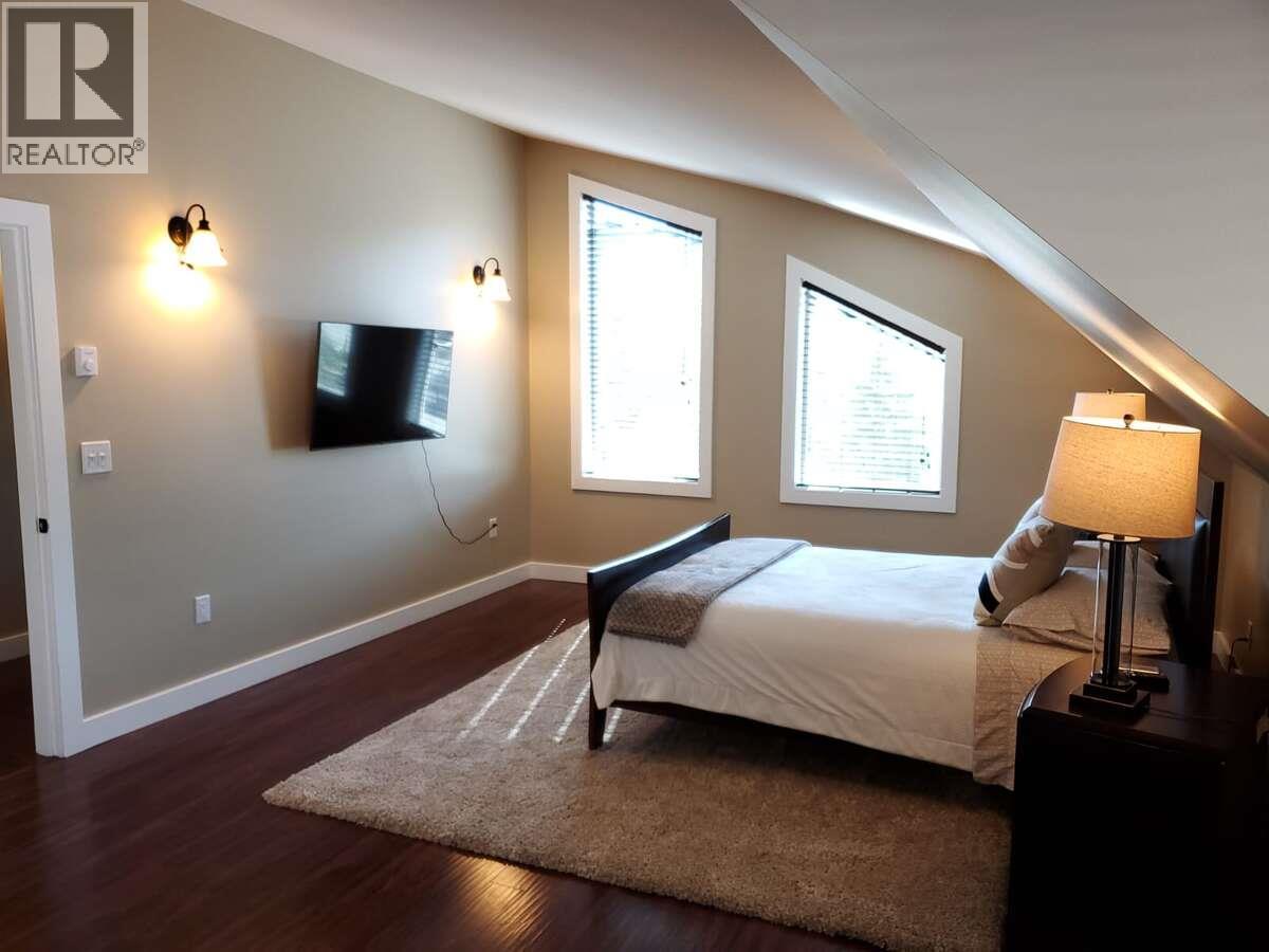 9200 Shale Avenue. Summerland, British Columbia