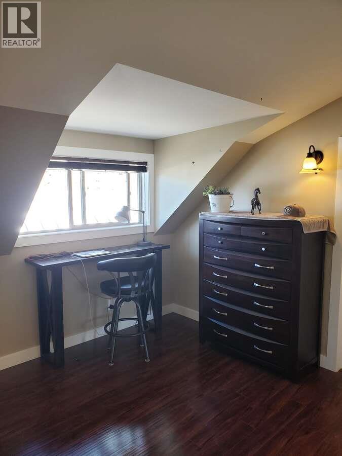 9200 Shale Avenue. Summerland, British Columbia