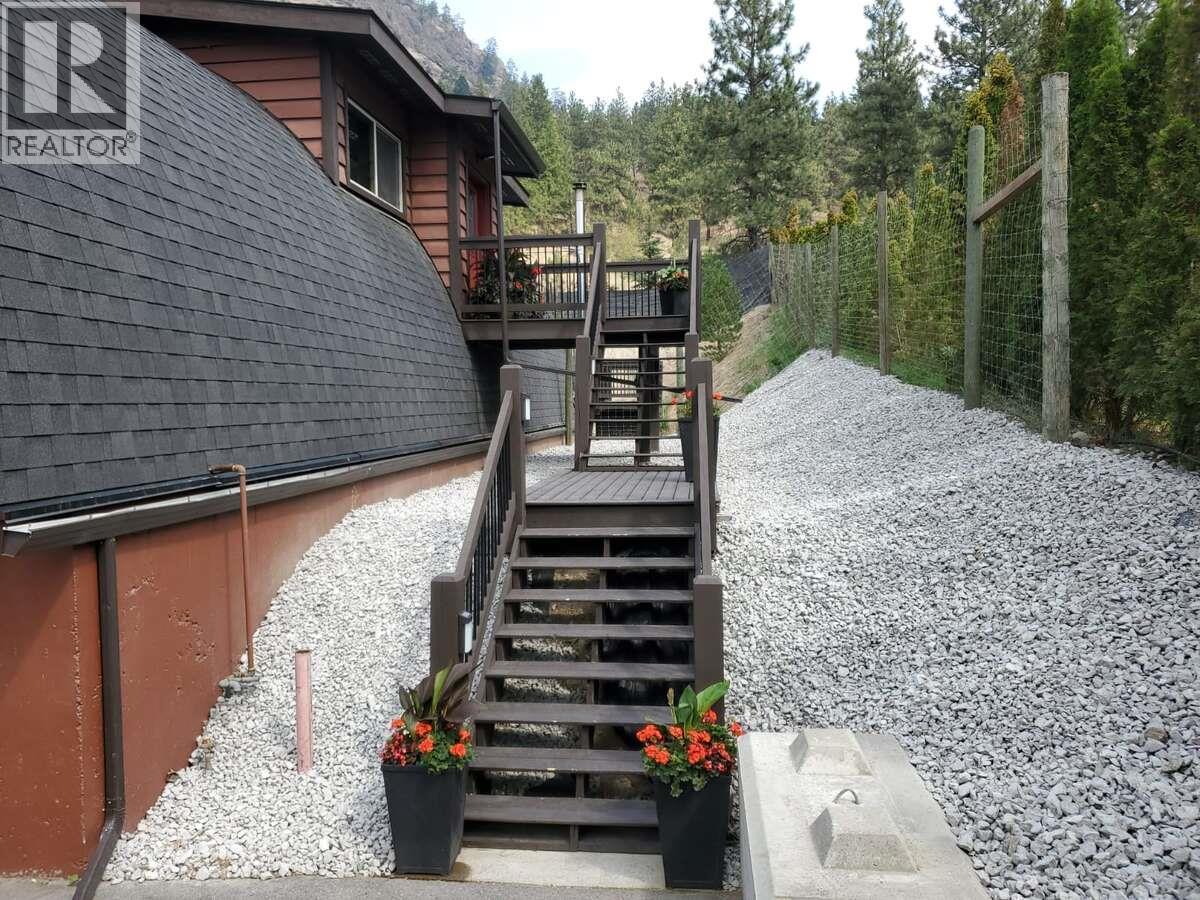 9200 Shale Avenue. Summerland, British Columbia