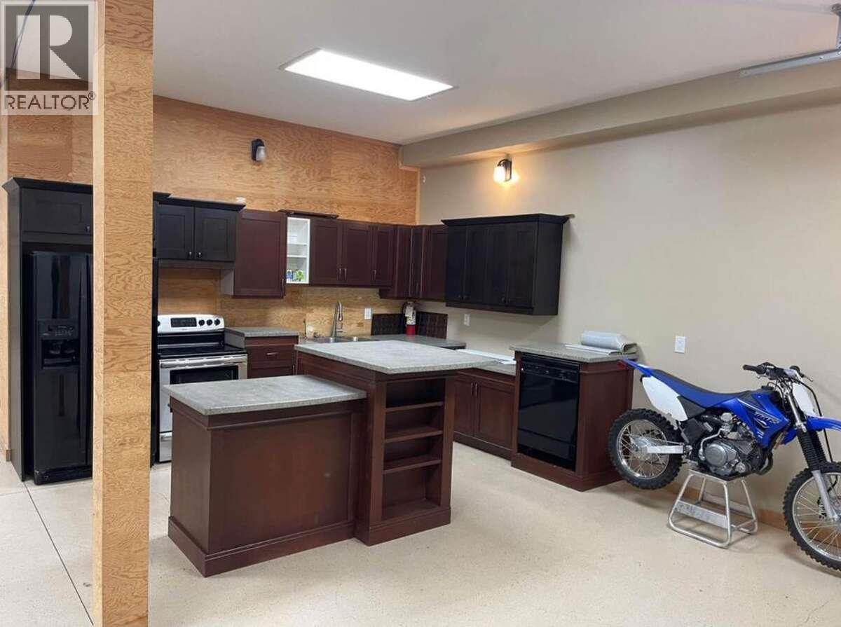 9200 Shale Avenue. Summerland, British Columbia