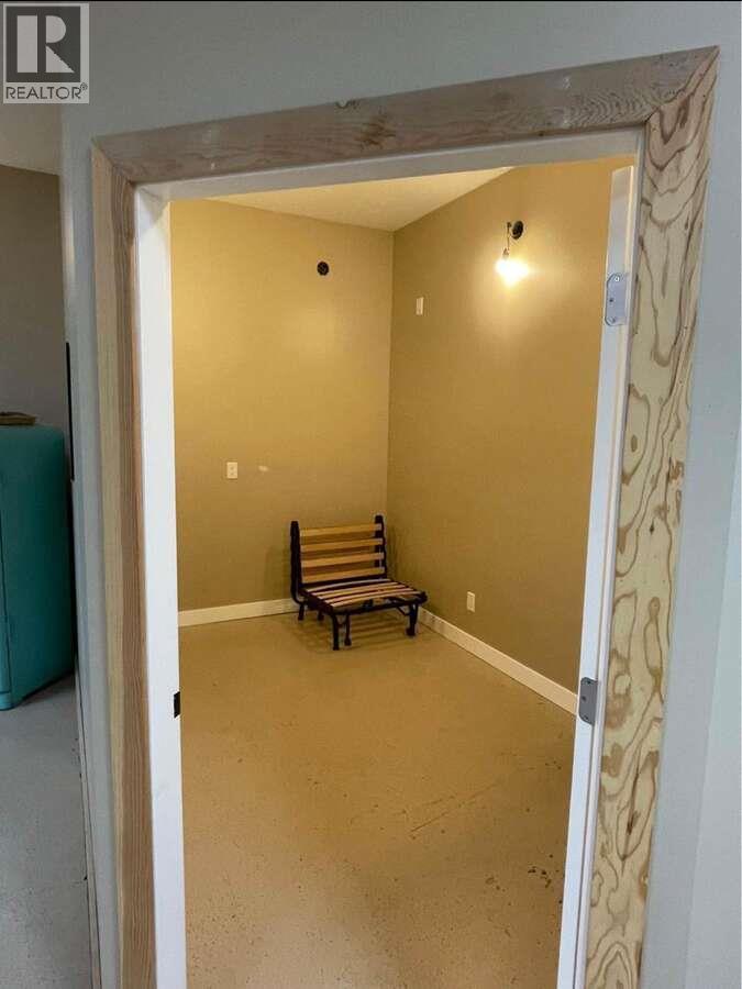 9200 Shale Avenue. Summerland, British Columbia