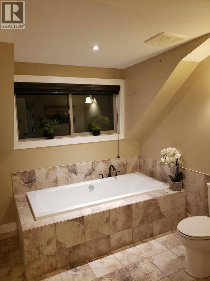 9200 Shale Avenue. Summerland, British Columbia