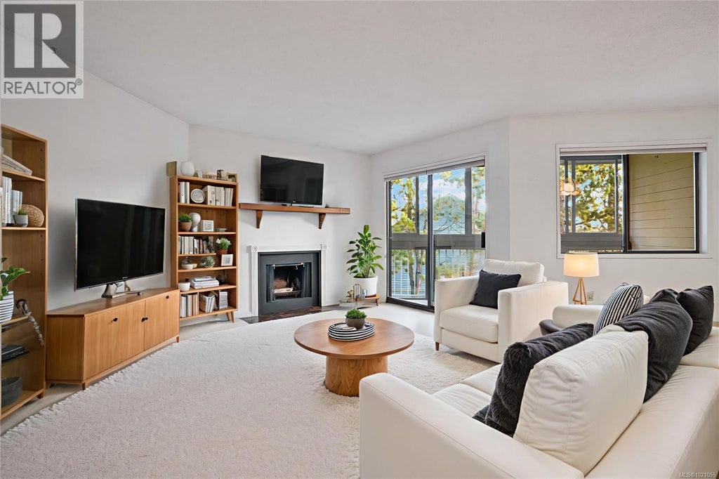 504 69 Gorge Road W, Saanich