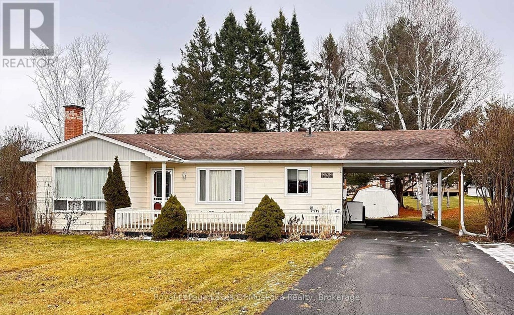 222 Queen Street, Burk's Falls