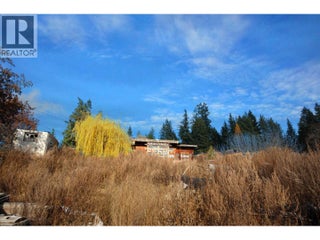 408 Grandview Bench Road. Grindrod, British Columbia