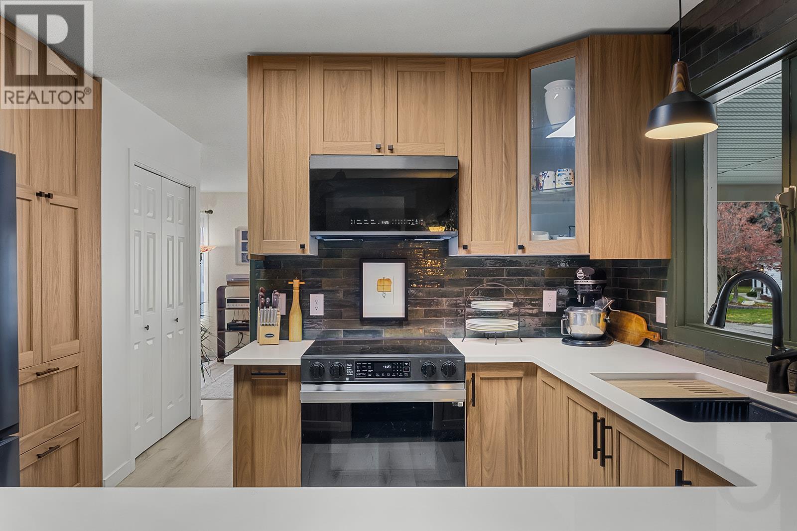 1255 Raymer Avenue Unit# 166. Kelowna, British Columbia