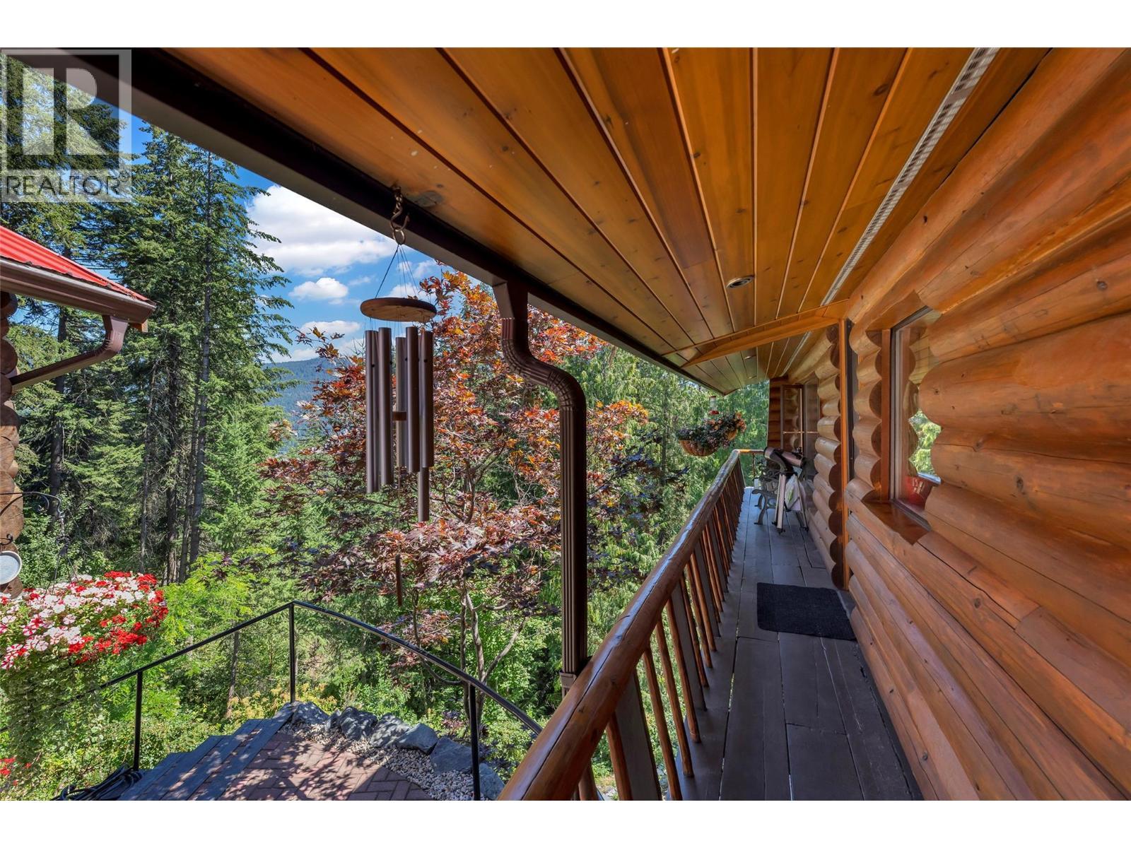 2726 Tranquil Place. Blind Bay, British Columbia