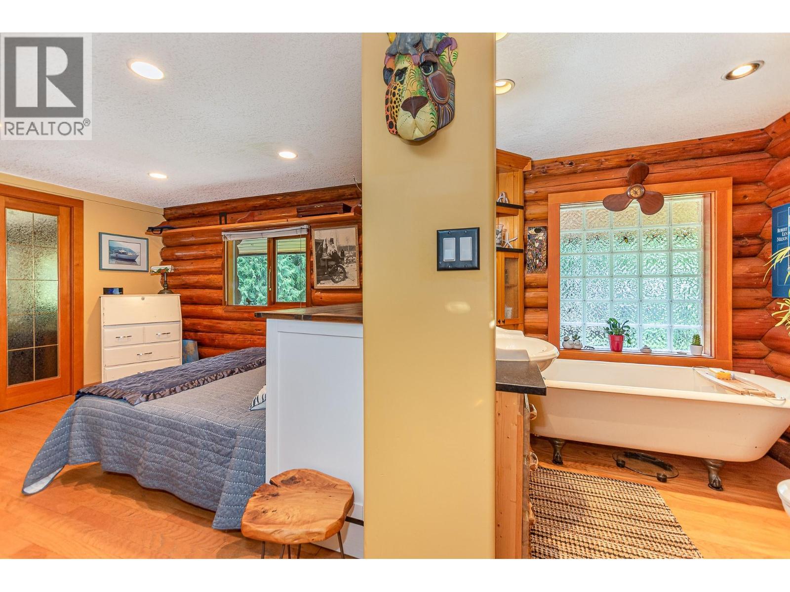 2726 Tranquil Place. Blind Bay, British Columbia