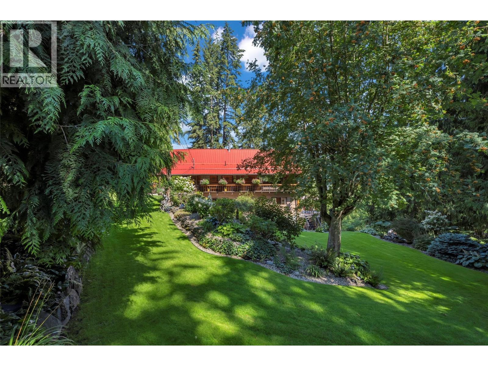 2726 Tranquil Place. Blind Bay, British Columbia