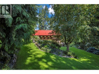 2726 Tranquil Place. Blind Bay, British Columbia