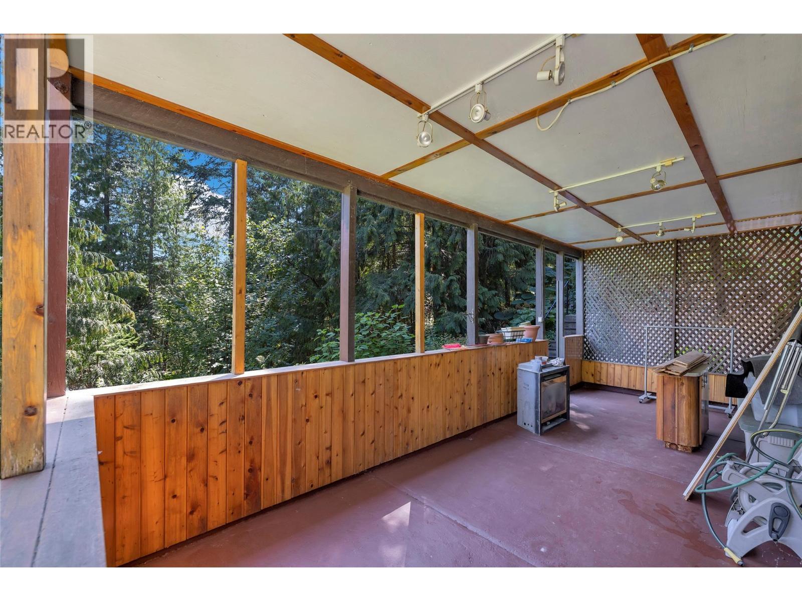 2726 Tranquil Place. Blind Bay, British Columbia