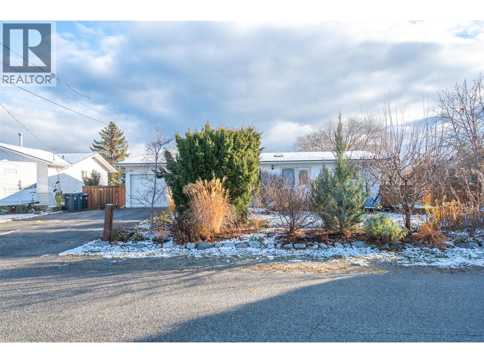 13031 Steven Avenue. Summerland, British Columbia