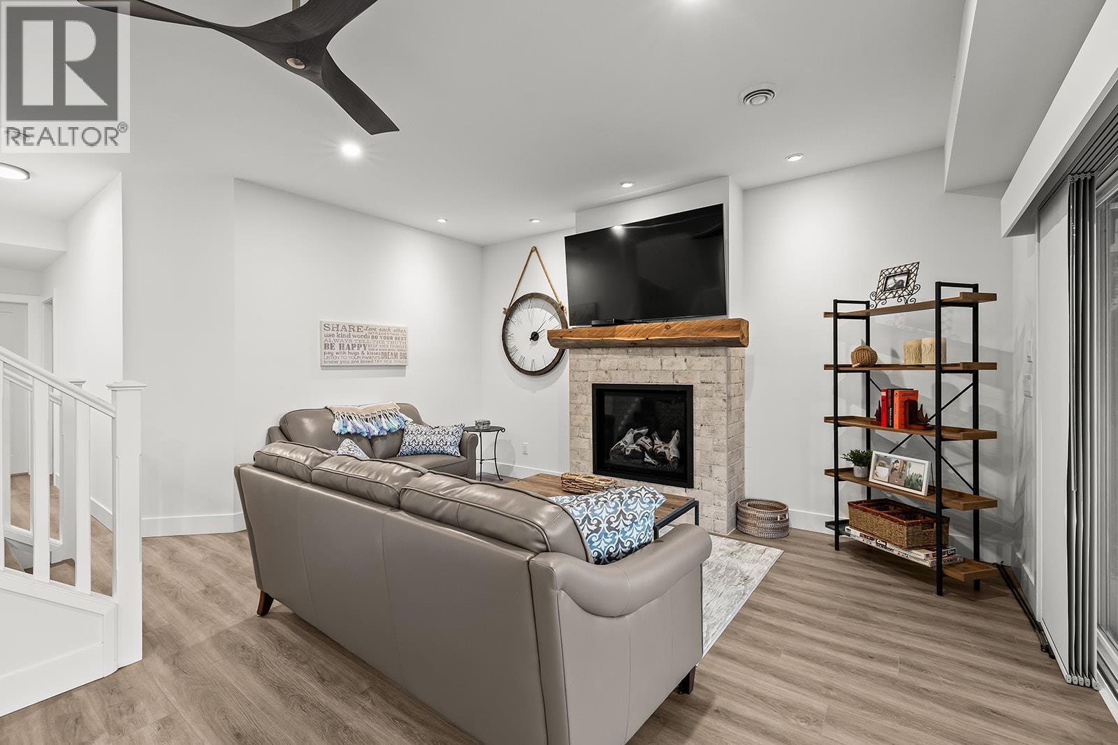 2450 Radio Tower Road Unit# 165. Osoyoos, British Columbia