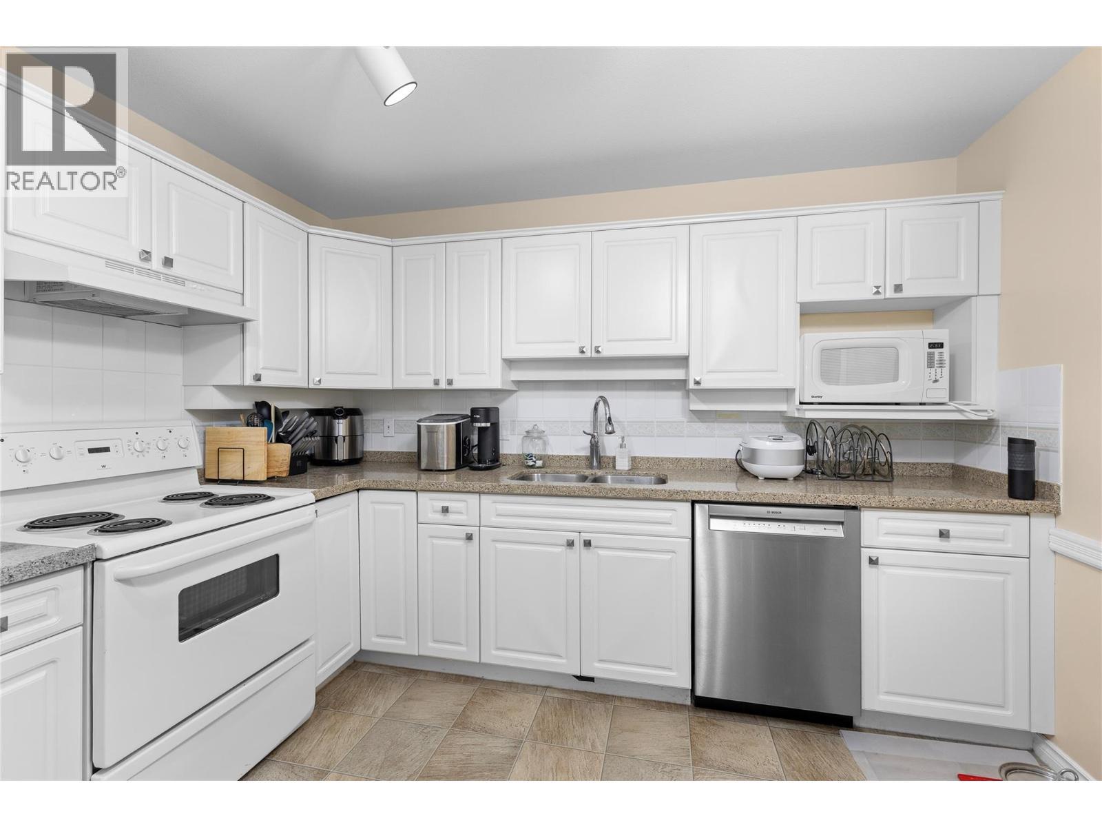 3300 Centennial Drive Unit# 204. Vernon, British Columbia