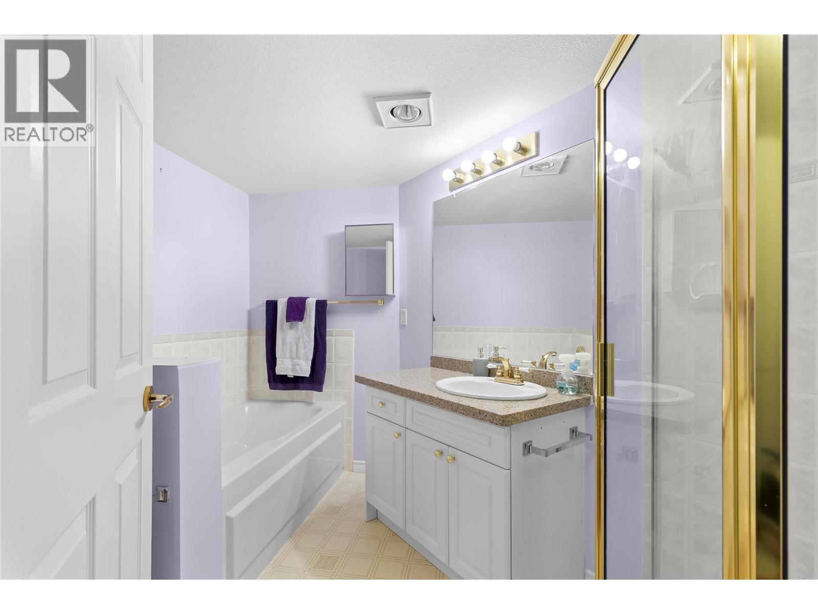 3300 Centennial Drive Unit# 204. Vernon, British Columbia