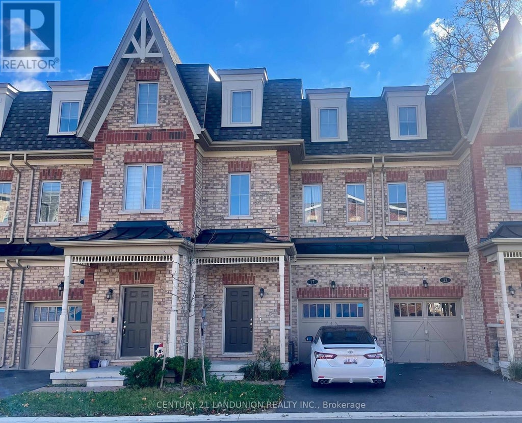 17 Mcconaghy Court, Vaughan (maple)