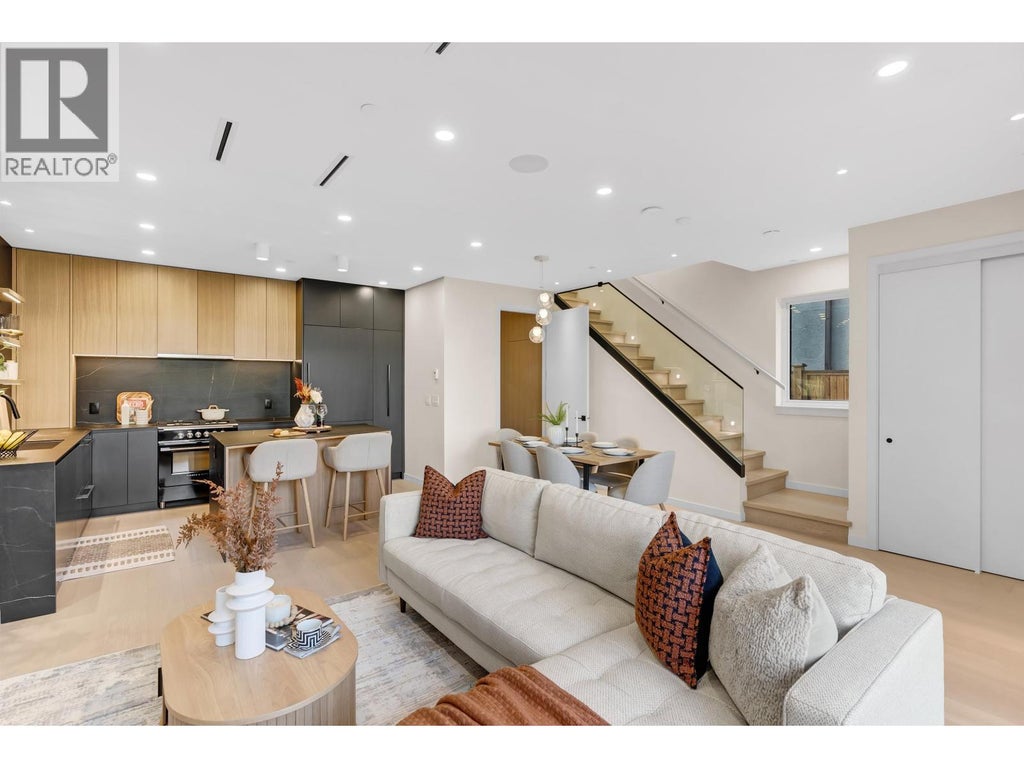 1 2764 W 14th Avenue, Vancouver