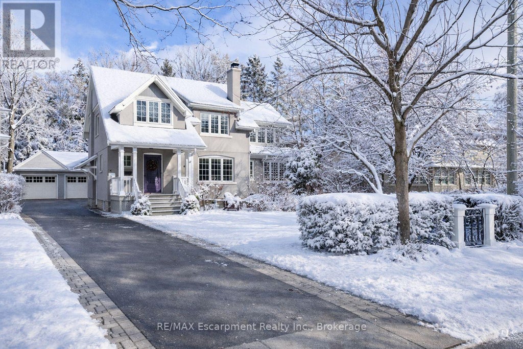 247 Douglas Avenue, Oakville (oo Old Oakville)