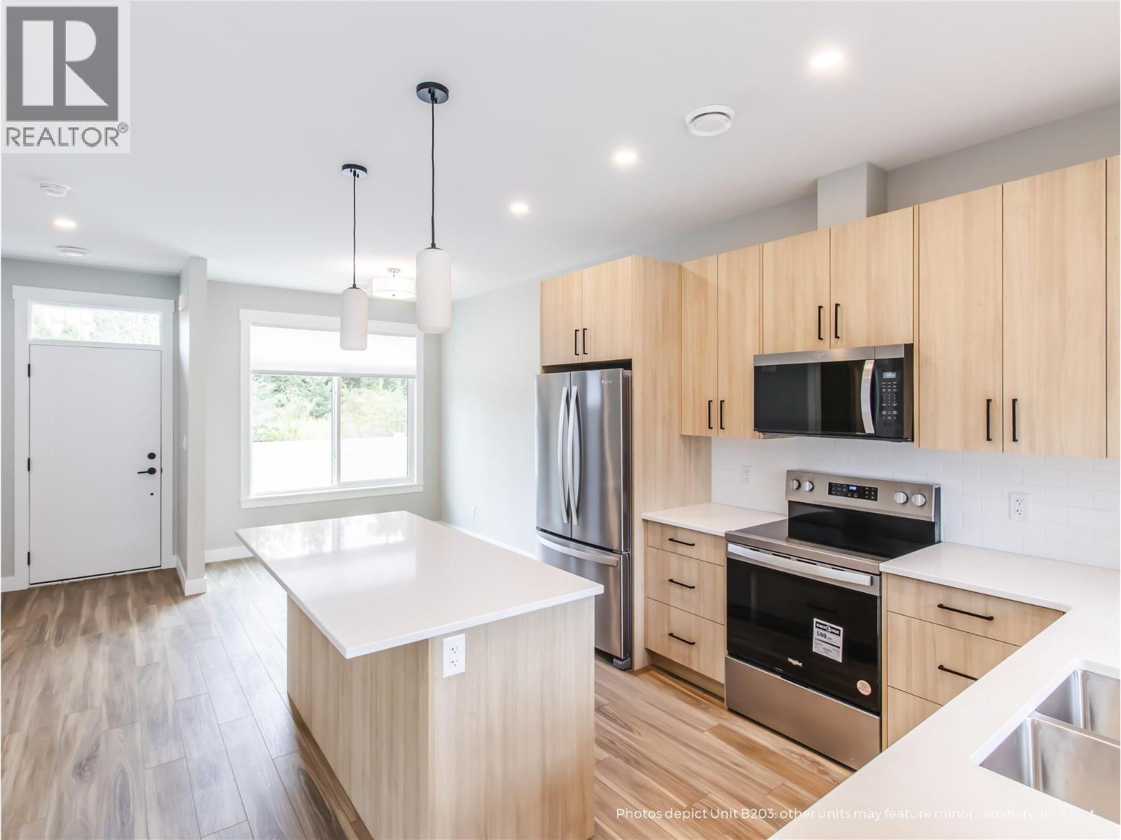 2110 11 Avenue Ne Unit# B204. Salmon Arm, British Columbia