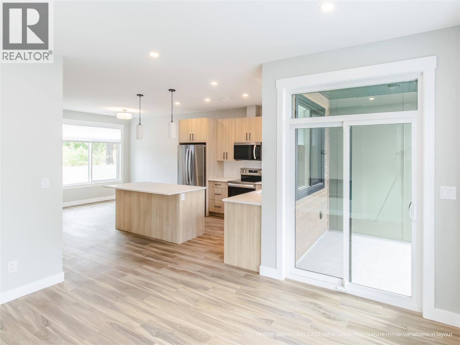 2110 11 Avenue Ne Unit# B204. Salmon Arm, British Columbia