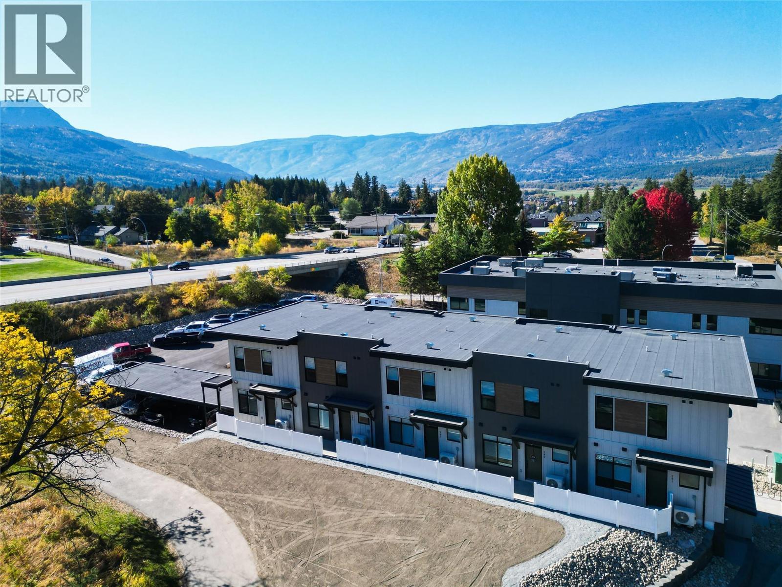 2110 11 Avenue Ne Unit# B204. Salmon Arm, British Columbia