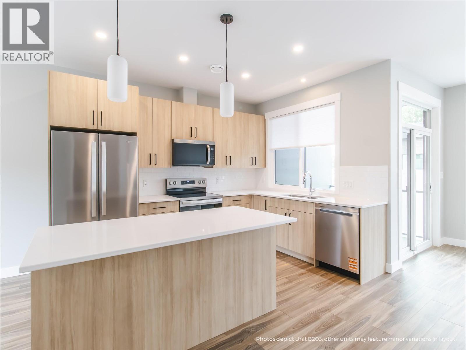 2110 11 Avenue Ne Unit# B204. Salmon Arm, British Columbia