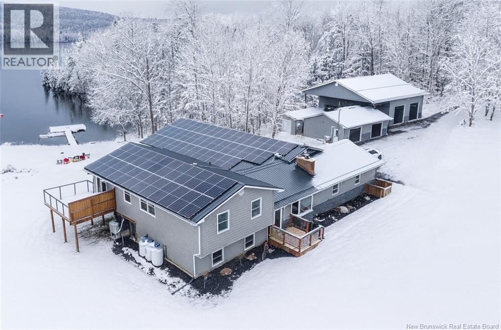 747 105 Route, Southampton