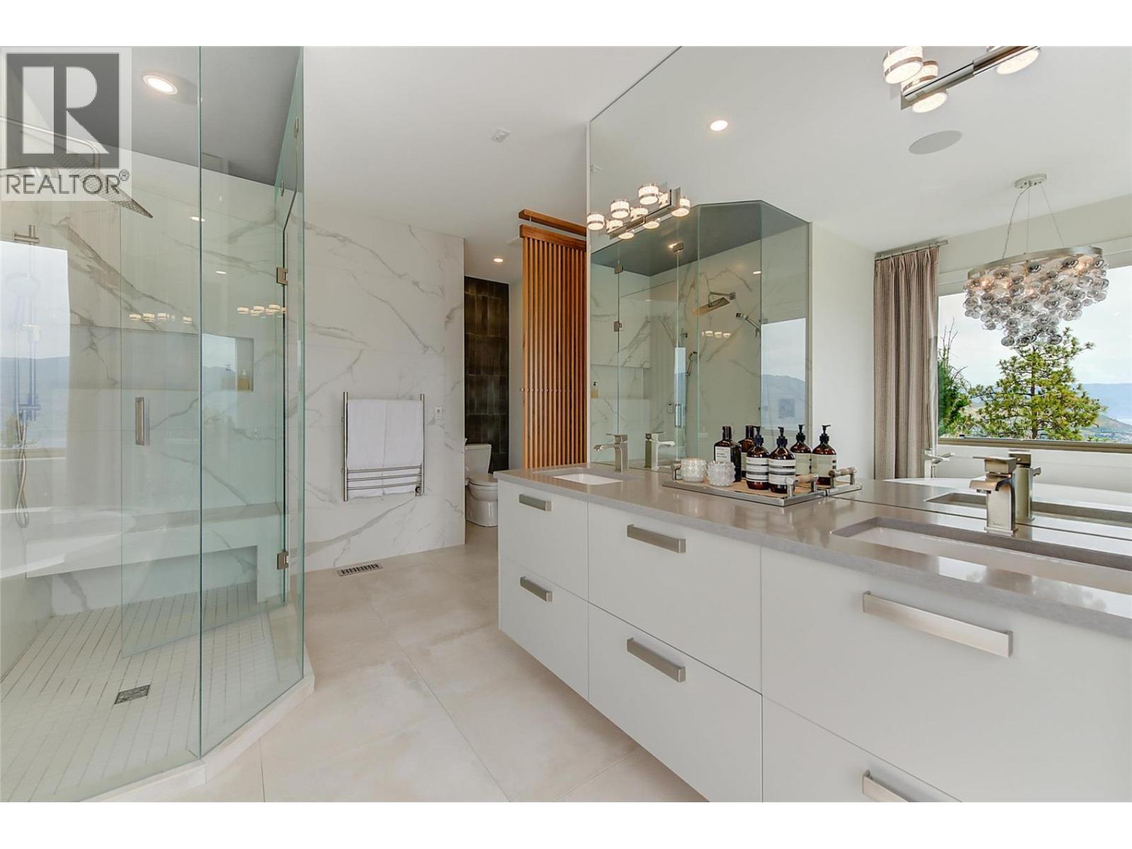 1520 Vineyard Drive. West Kelowna, British Columbia