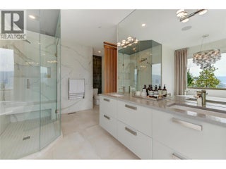 1520 Vineyard Drive. West Kelowna, British Columbia